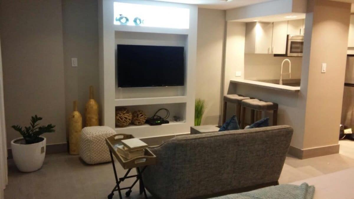 Enchanted 17 Jewel Beachfront Luquillo -Pool Εξωτερικό φωτογραφία
