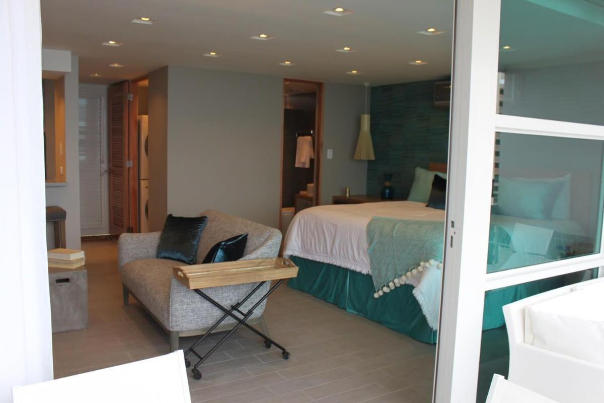 Enchanted 17 Jewel Beachfront Luquillo -Pool Εξωτερικό φωτογραφία